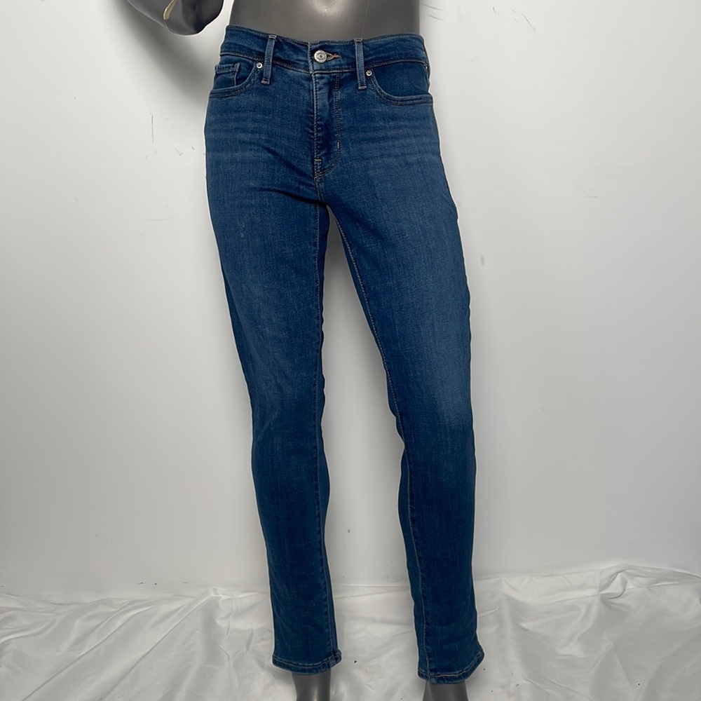 Women’s Levi 311 Shaping Skinny Jeans Size 28 / Size 6 Dark Wash New No Tags